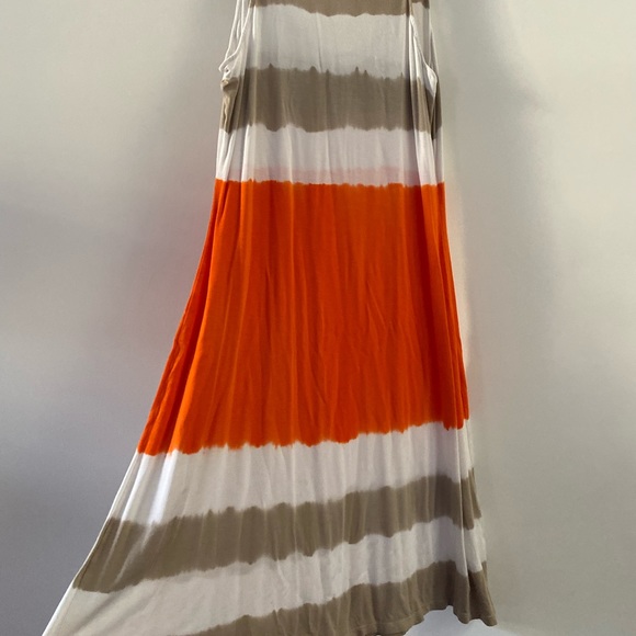 Calvin Klein Dress - Size 8. Fits like a medium. - Picture 3 of 4